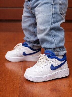 Nike 
Toddler Light Blue Denim Joggers with White & Blue Sneaker Accents